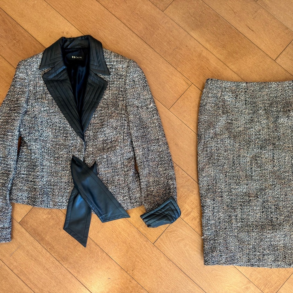 Escada Tweed Wool Skirt Suit with Leather Trim – Size 38